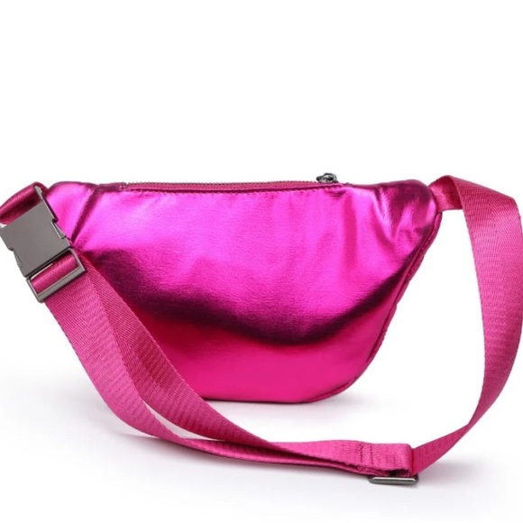 Moda Luxe Ariana Belt Bag – Metallic Quilted Fuchsia Vegan Leather - Picture 7 of 8